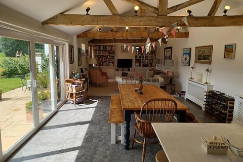 4 bedroom barn conversion to rent, Corner Cottage