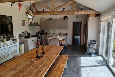 4 bedroom barn conversion to rent, Corner Cottage