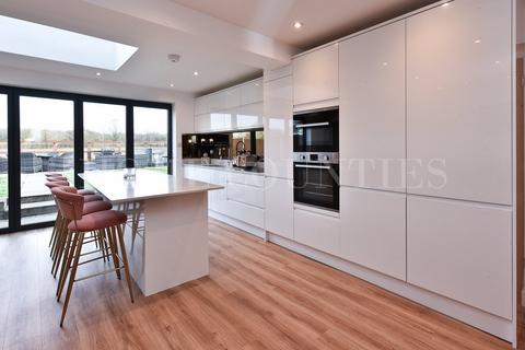 34 Fellowes Lane, Colney Heath, St Albans, AL4 0QA