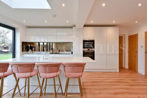 34 Fellowes Lane, Colney Heath, St Albans, AL4 0QA