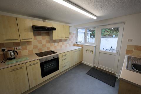 2 bedroom semi-detached house to rent, Holmbush Road, St Austell, PL25