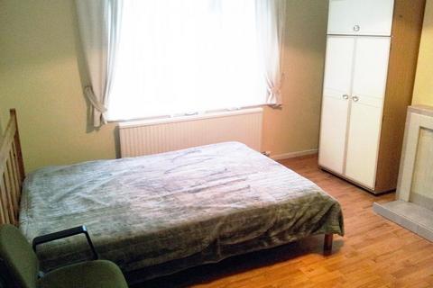 undefined, From £95pppw excl bills - 4 Bedroom House - Villa Street, Beeston NG9 2NY