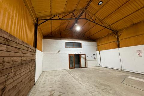 Warehouse to rent, Epping