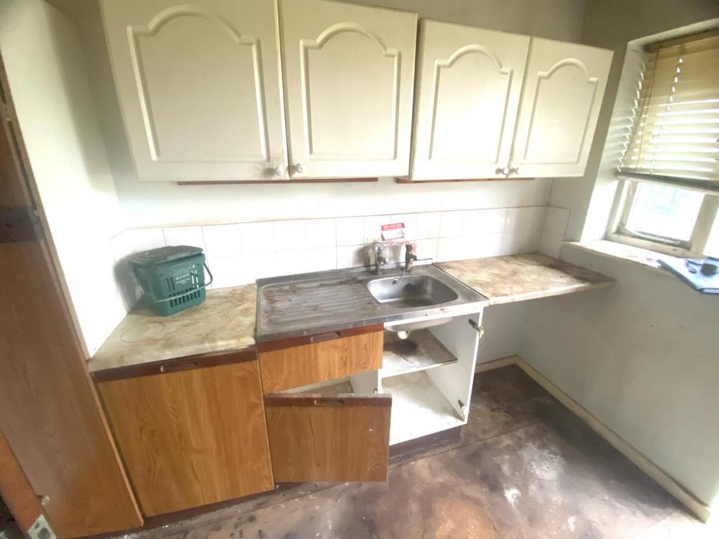 Kitchen 2.jpg