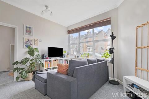 2 bedroom apartment to rent, Oakdale Road, London E11