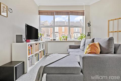 2 bedroom apartment to rent, Oakdale Road, London E11