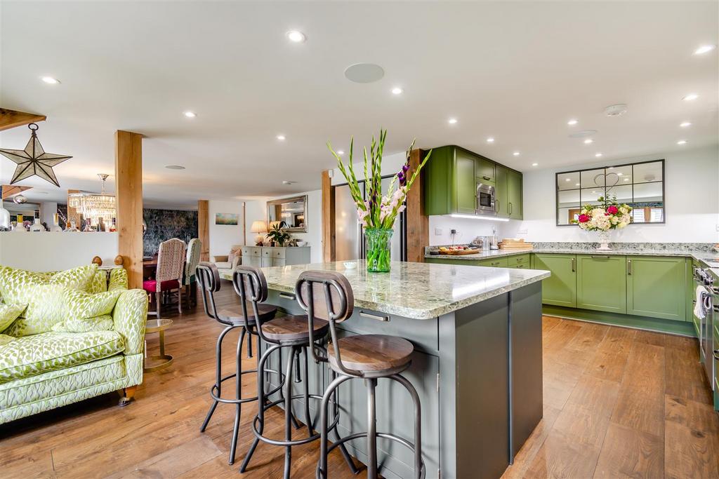 Kitchen/Breakfast Room