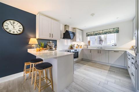 4 bedroom semi-detached house for sale, Chiltern Hills Close, Aldbury, Tring