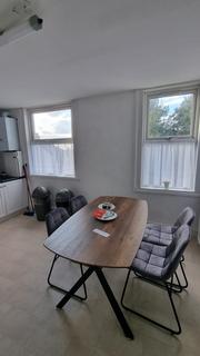 2 bedroom flat to rent, 164 Uxbridge Road, Uxbridge Road, London W12