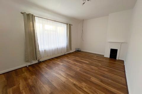 2 bedroom terraced house to rent, Stamford Road, Dagenham, RM9