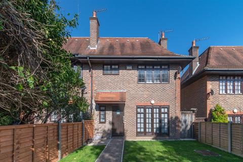 3 bedroom end of terrace house for sale, The Causeway, East Finchley