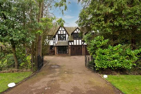 7 bedroom detached house for sale, Silverdale Avenue, Walton-on-Thames, Surrey, KT12