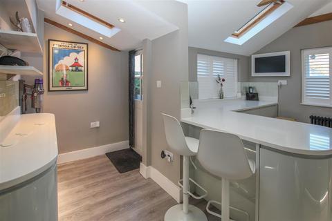 2 bedroom semi-detached house for sale, Dark Lane, Great Warley, Brentwood