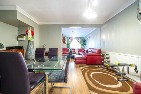 14 Gresham Road, Uxbridge, UB10 0HT