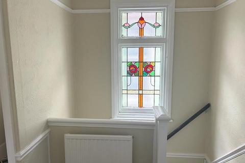 1 bedroom flat to rent, First Floor Flat, Upsdell Avenue, Palmers Green, N13
