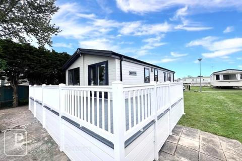 2 bedroom detached house for sale, Seawick Holiday Park, Beach Road, St. Osyth, Clacton-on-Sea, Essex, CO16
