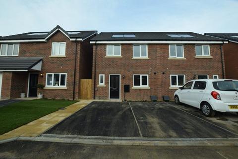 3 bedroom semi-detached house to rent, Brumby Road, Scarborough YO12