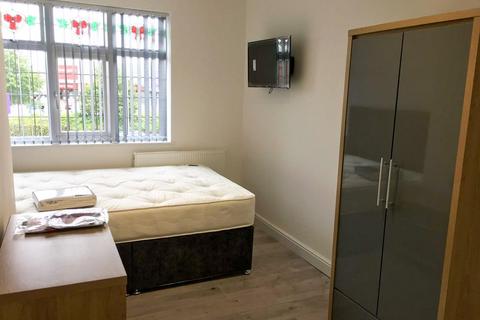 1 bedroom in a house share to rent, £500pcm Bills Included - Queens Road East , NG9 2FF