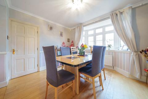 11 Brookside, Uxbridge, UB10 9NF