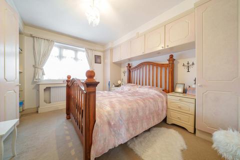 11 Brookside, Uxbridge, UB10 9NF
