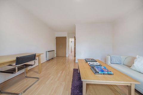 1 bedroom apartment for sale, Turnpike Lane, Uxbridge, Middlesex