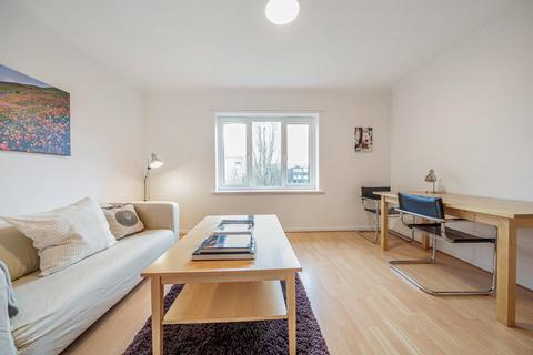 1 bedroom apartment for sale, Turnpike Lane, Uxbridge, Middlesex