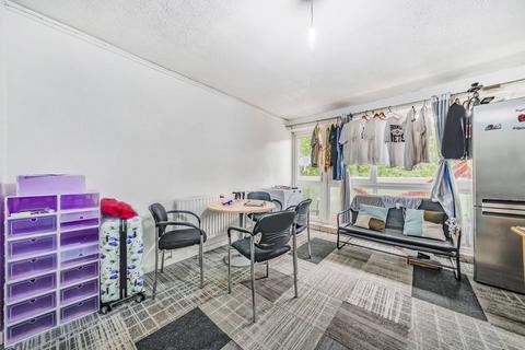 3 bedroom flat for sale, Angell Road, Brixton, London, SW9