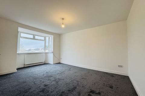 2 bedroom flat to rent, Castle Road West, Oldbury, West Midlands, B68