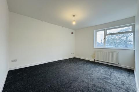 2 bedroom flat to rent, Castle Road West, Oldbury, West Midlands, B68