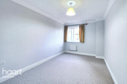 18 Fentiman Way, Harrow, HA2 8FD