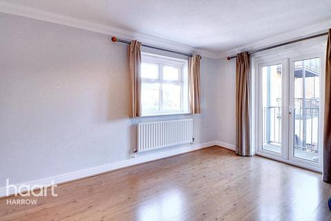 18 Fentiman Way, Harrow, HA2 8FD