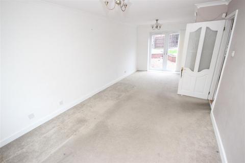 3 bedroom terraced house to rent, Corngreaves Road, West Midlands B64