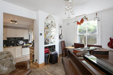 2 bedroom terraced house for sale, Nunhead Grove, Nunhead, SE15