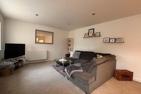 2 bedroom ground floor flat for sale, Warren Court, Park View, Canterbury, CT2