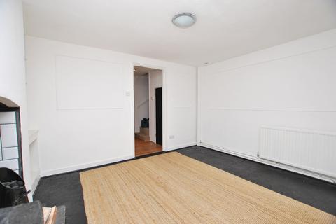 2 bedroom end of terrace house to rent, OLD ROAD