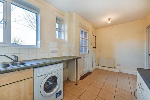 6 Adams Close, Perham Down, Andover, SP11 9JY