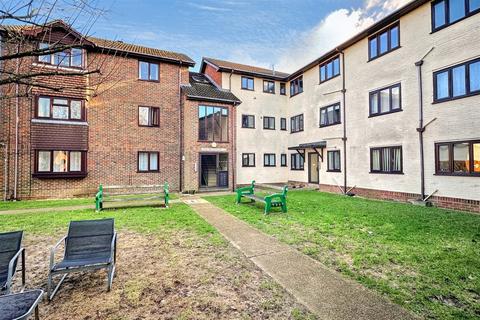 2 bedroom flat for sale, Eastleigh