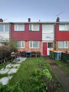 2 Darwell Close, London, E6 6BT