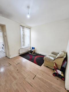 3 bedroom terraced house for sale, Pulleyns Avenue , London, Newham E6