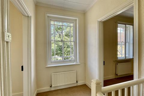 2 bedroom end of terrace house for sale, Godalming - No Onward Chain