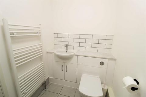 1 bedroom maisonette to rent, Brighton Road, South Croydon