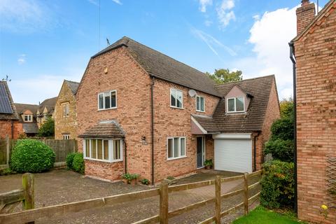 4 bedroom detached house for sale, Armscote Road, Tredington, Shipston-on-Stour