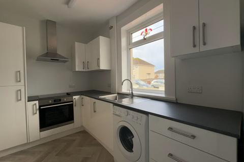 2 bedroom flat to rent, Polquheys Road, East Ayrshire, Cumnock, KA18