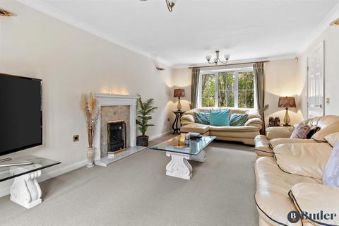 5 bedroom detached house for sale, Quantock Close, Stevenage