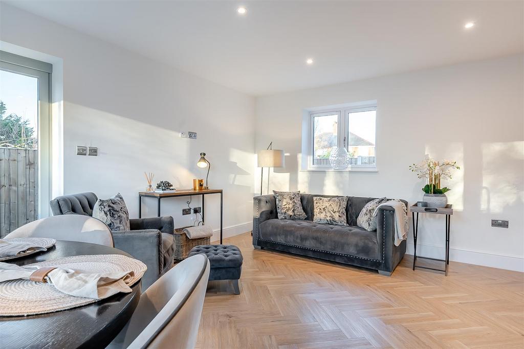 8632067-interior12.jpg