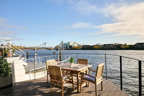 2 bedroom houseboat to rent, Cheyne Walk, Chelsea, SW10