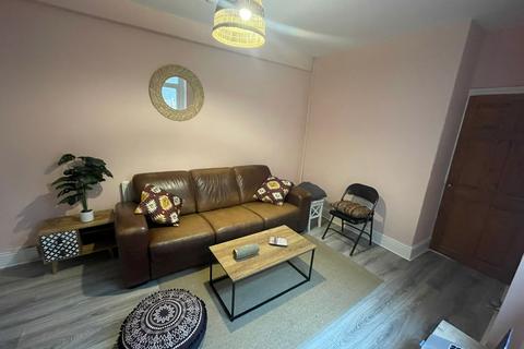 1 bedroom property to rent, 76 Manor Street, Cardiff, CF14