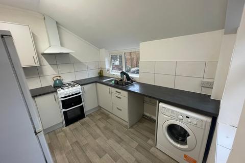 1 bedroom property to rent, 76 Manor Street, Cardiff, CF14