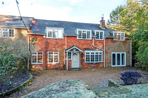 4 bedroom link detached house for sale, Tilford Road, Surrey GU26