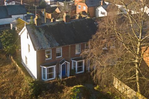 3 bedroom end of terrace house for sale, Riverside, London Street, Whitchurch